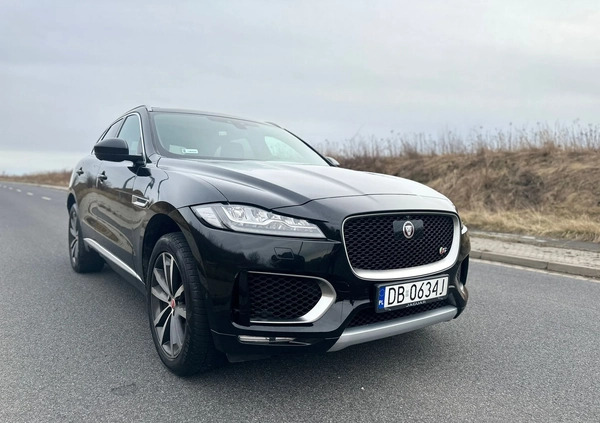 Jaguar F-Pace cena 110000 przebieg: 177000, rok produkcji 2017 z Wałbrzych małe 46